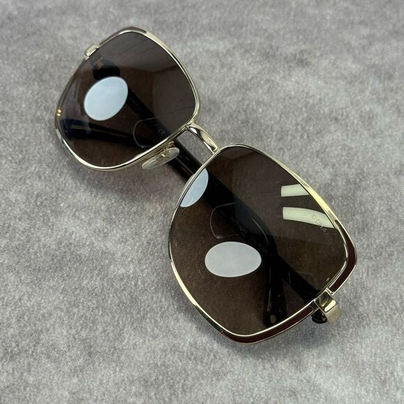 Chanel Camelia Flower Vintage Tortoiseshell Sunglasses - Picture 14 of 15